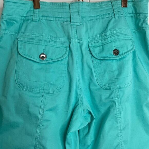 Style & Co Womens Size 8 Capri Pants Green Button Details Pockets Stretch - Picture 10 of 14